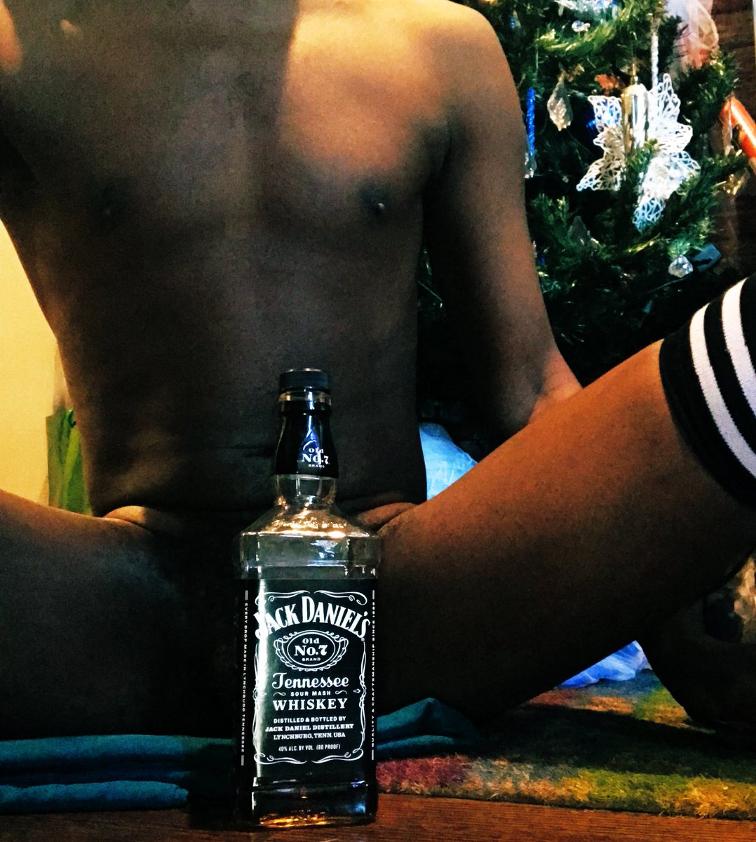 SinCearlyNzty69's tweet photo. #DaProjectBaby #NYC #Bronx #Brooklyn #Manhattan #Westchester #JackDaniels #Christmas https://t.co/7MTEsLk6oz