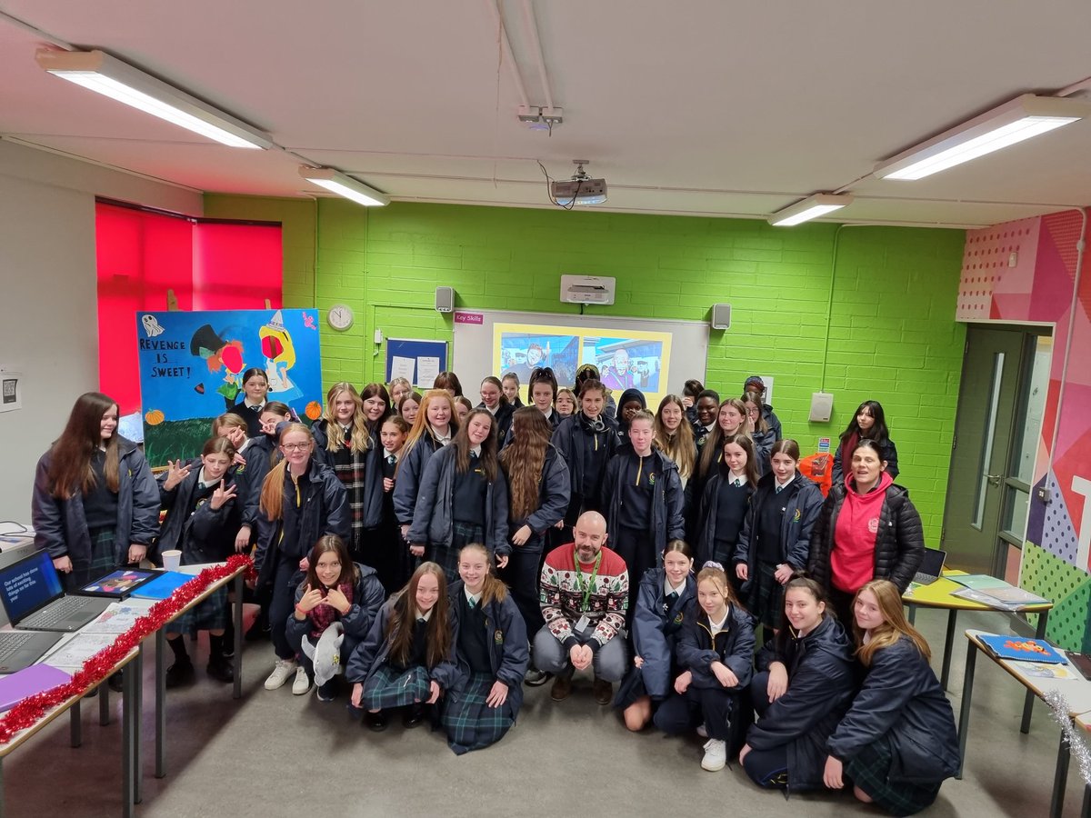 Stephen Jones tweet media