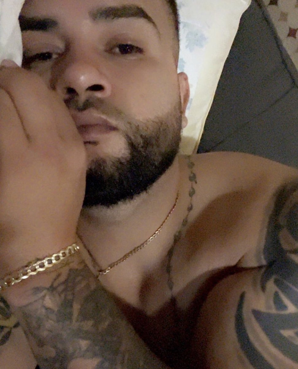 rivera5830's tweet photo. Un bellaqueo bien nasty 🤘🏼 https://t.co/PcmGcp5G4G