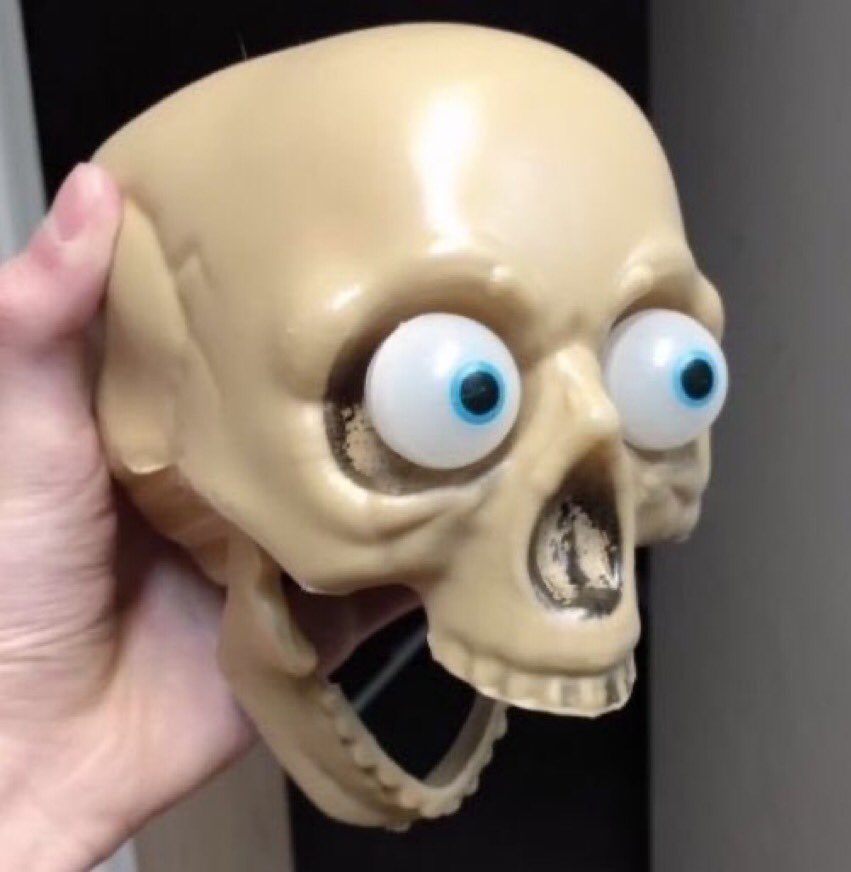 CarkStreams's tweet photo. When your account apparently gets hacked https://t.co/0J6xqkJdFf