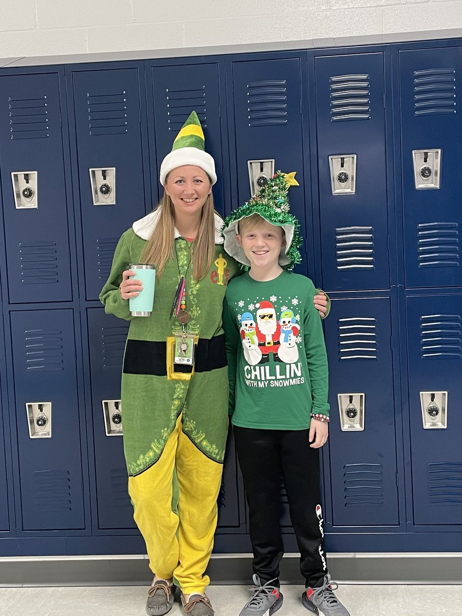 Mrs_MathewsNPMS's tweet photo. 6A Christmas cheer! #itsagrizzlything https://t.co/MHjg6xGblt