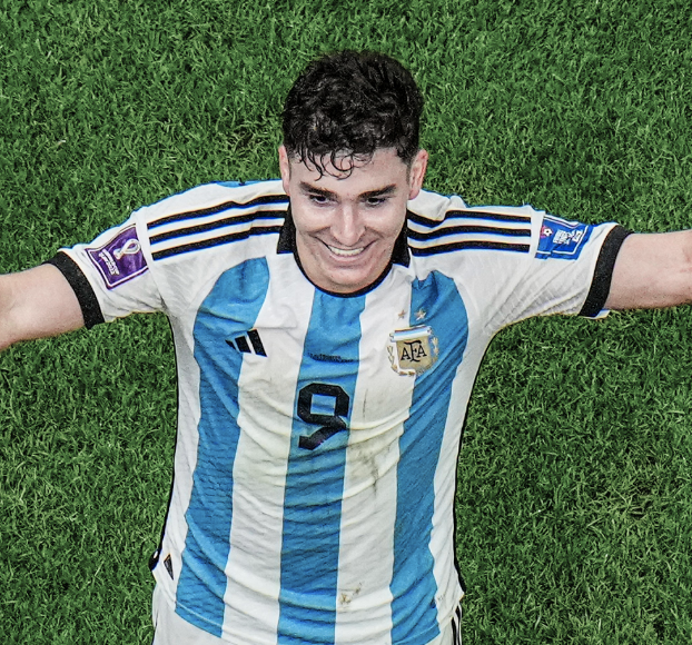 FutboolFichajes's tweet photo. SOY LA ARAÑA JULIAN ÁLVAREZ, Y ME LLEVO PUESTO LO QUE VENGA

🇦🇷❤️ https://t.co/JfmArZJXLD
