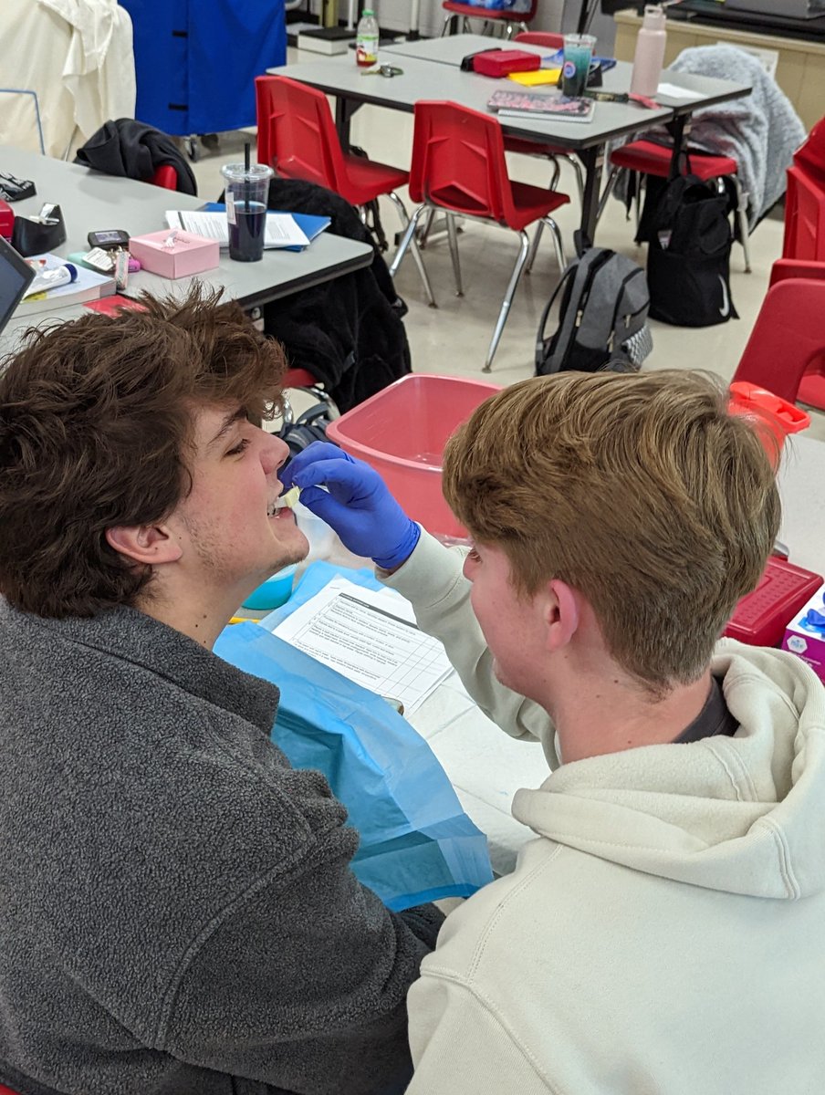 MetzgerMrs's tweet photo. HS2 students are learning all about personal care! Oral care practice for all🛀🪥🧻🧽🧼

#onegrosseile #CTE #healthscience #NCHSE https://t.co/08Gzy3aCtg