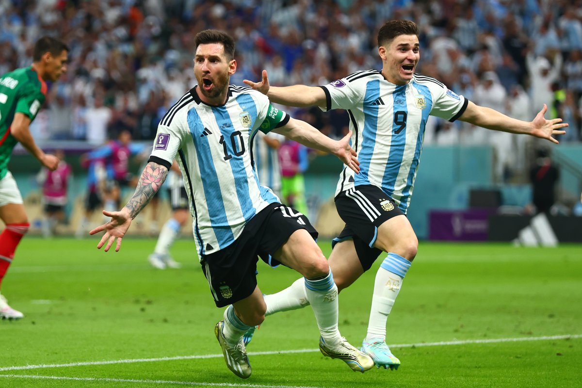 fifaworldcup_es's tweet photo. 📸 Una más para el cuaderno. https://t.co/eZDTynbyC5