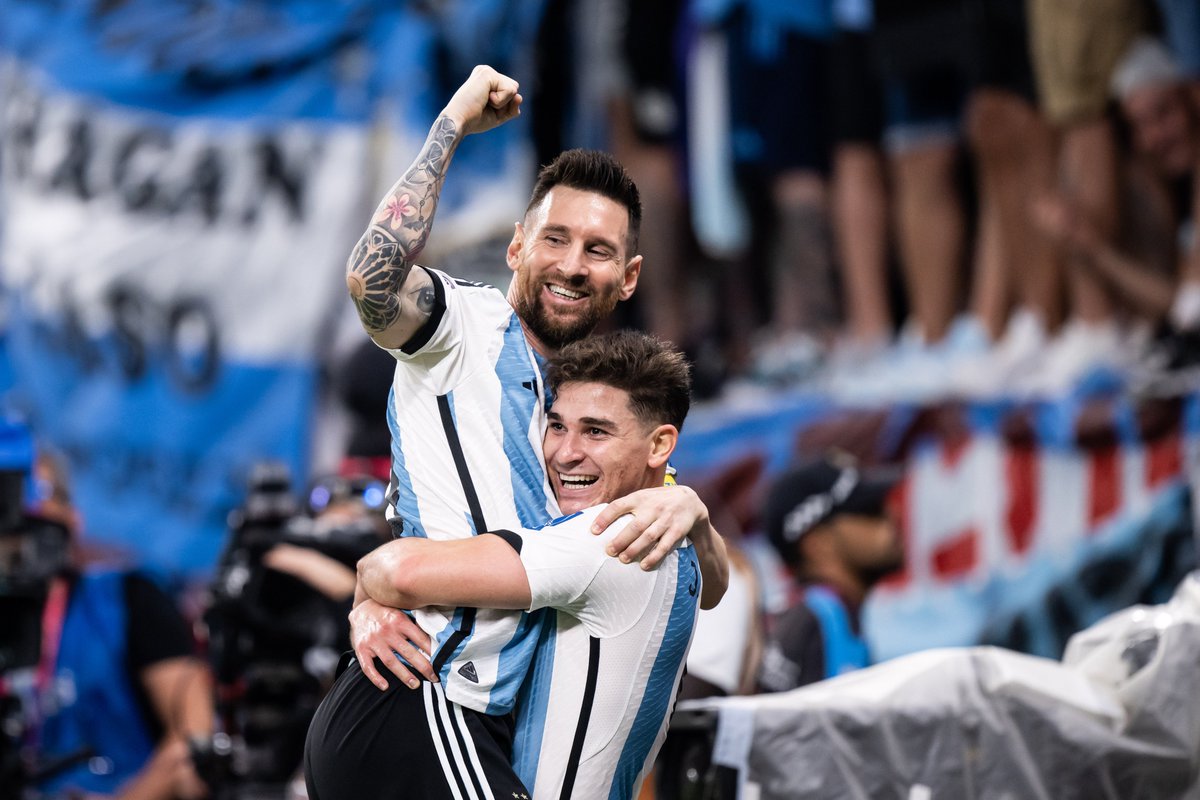 fifaworldcup_es's tweet photo. 📸 Una más para el cuaderno. https://t.co/eZDTynbyC5