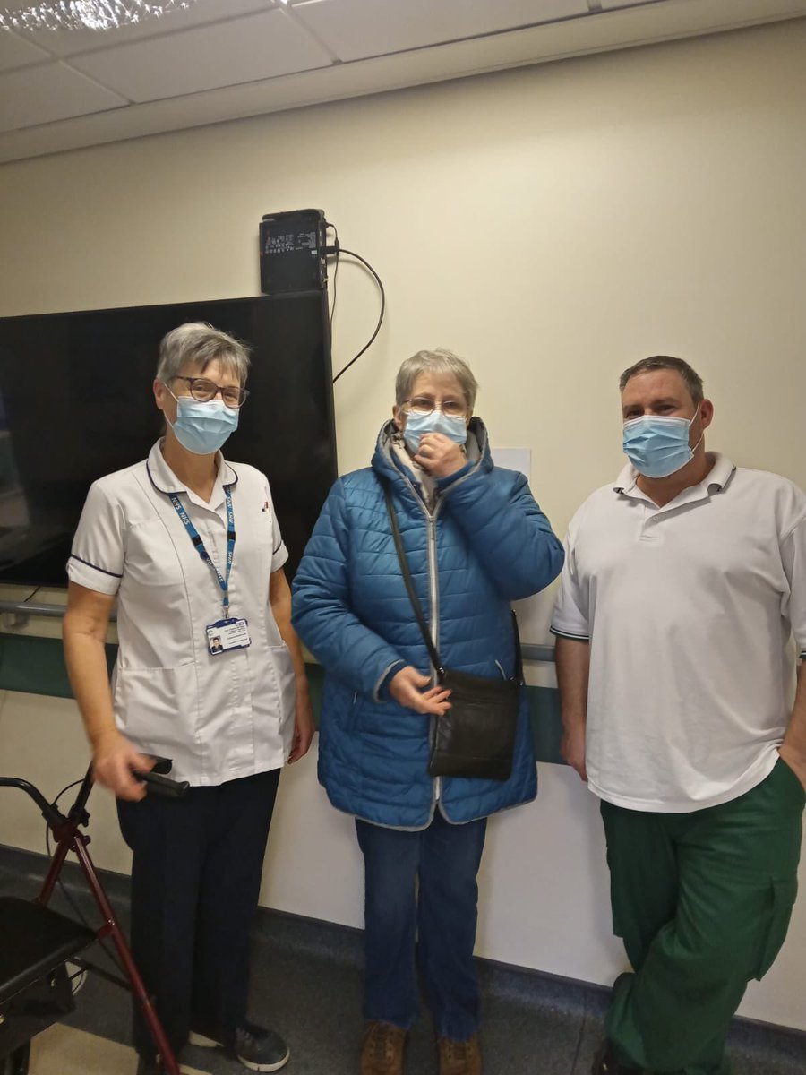 jani_kav's tweet photo. ***Shared with permission***
What a lovely surprise 😁 A visit from one of our patients who come to us being bedbound and left walking!!! Wanting to share with us how well she is doing!! This is what it’s all about 🥰🥰 @wchc_nhs #irisward https://t.co/hT2WGvguy2