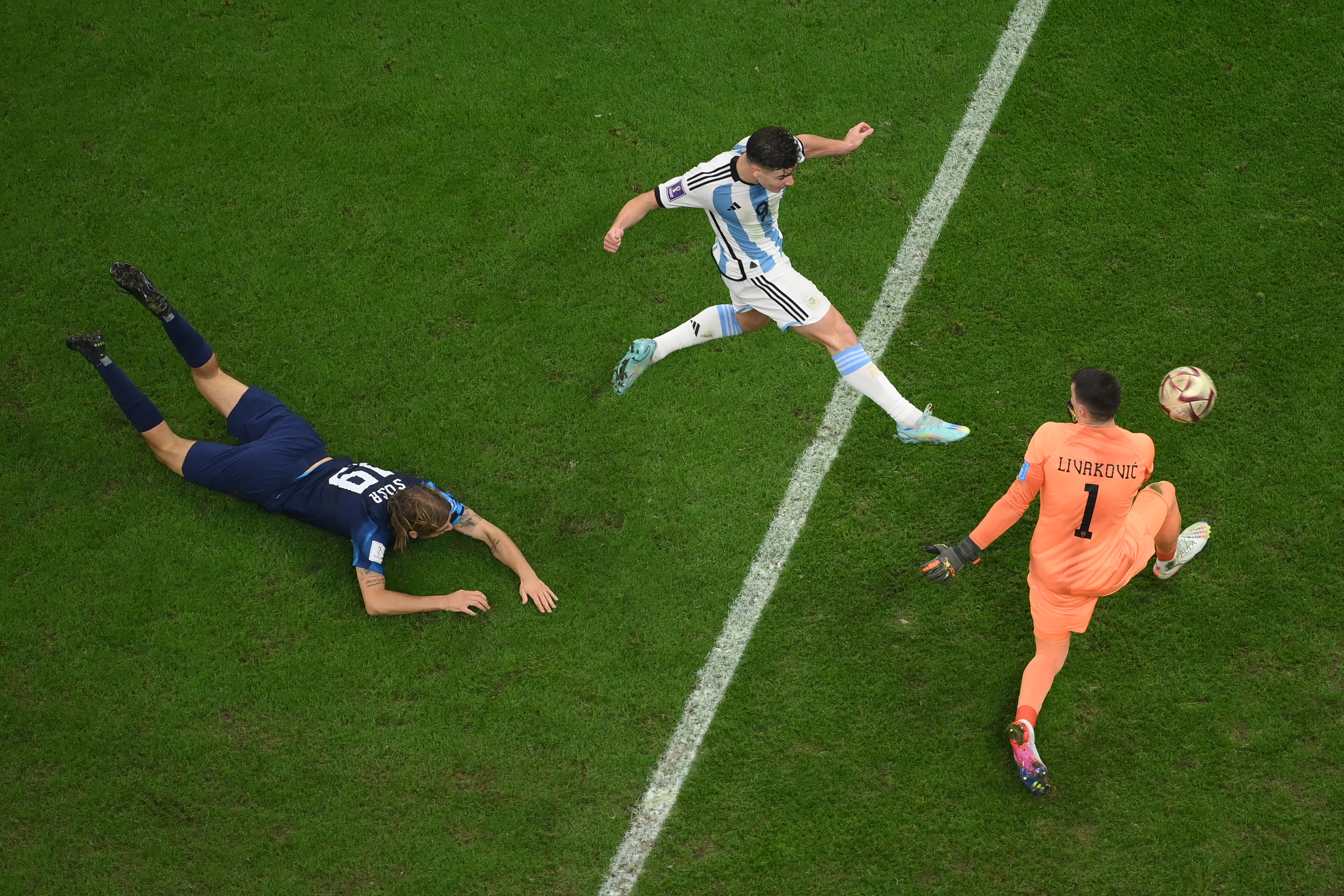 Fj4fSa2WYAEg_vS?format=jpg&name=4096x409