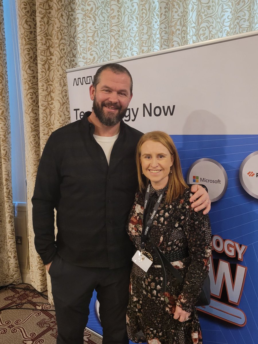 SarahCaulfieldx's tweet photo. A pleasure to meet Andy Farrell today at #technologynow with @ArrowCloud @IRFURugby https://t.co/dahenrQc1N