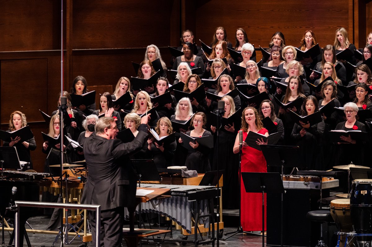 canterburyokc's tweet photo. Looking back to Dec. 4 and Canterbury Christmas at the @okcciviccenter. Thank you to all who joined us, and to Joy Neel with Oh Joy Photography for capturing the magic of the evening!
#VisitOKC #AlliedArts #OKCArts #CanterburyVoices #TravelOK #DowntownInDecember #OKC https://t.co/HdgCAmSnBo