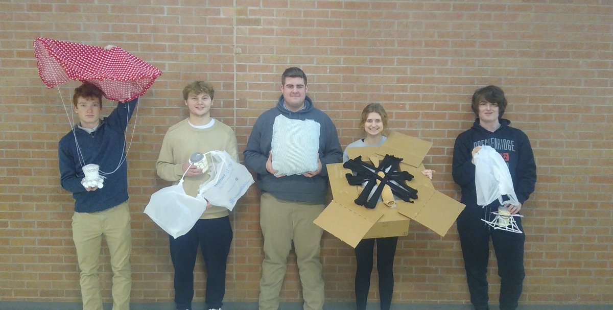 pride_purple's tweet photo. Physics class tested out their egg drop designs today!

#ProtectTheEgg
#LouisvilleLions
#CementCity
#PurplePride https://t.co/9hsPgVZRWf