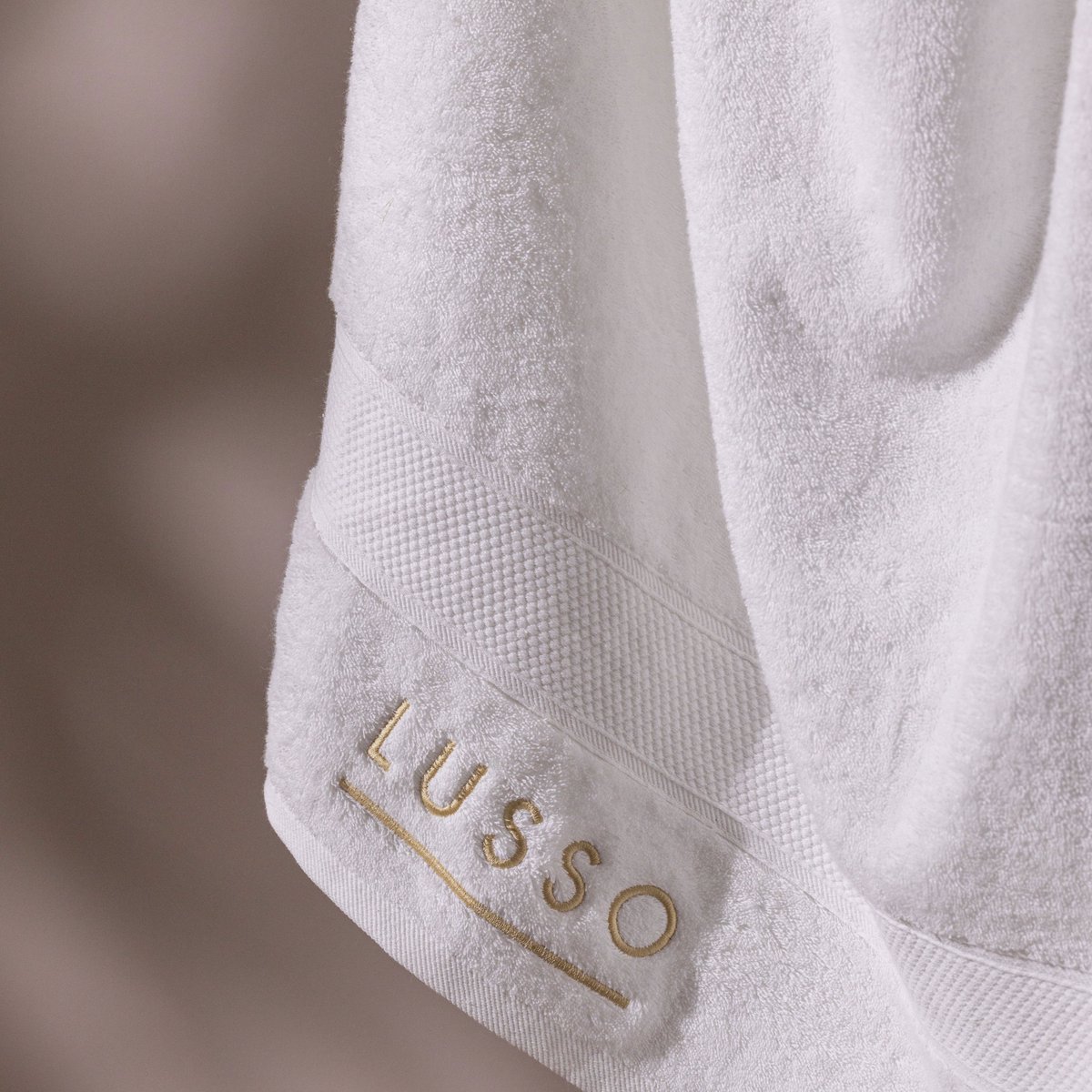 Introducing Lusso Towels &amp; Robes. 

Enabling you to create the ultimate pampering experience in your own home, our collection of towels and robes includes face cloths, bath towels, bath sheets and unisex robes. 

Now available to shop here - lussostone.com/living-c207/ba…

#LUSSO