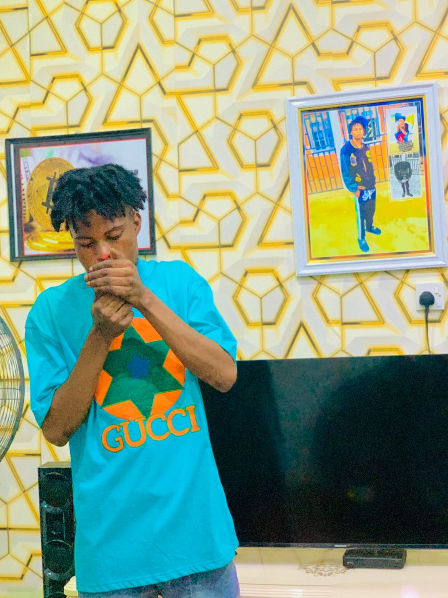 I may look calm and cool at times but in my mind I've killed you 20 time's in 5 minutes in 10 different ways ✍🏾☠️👽💯
#Oluwa_lyta #Dlostboy💔