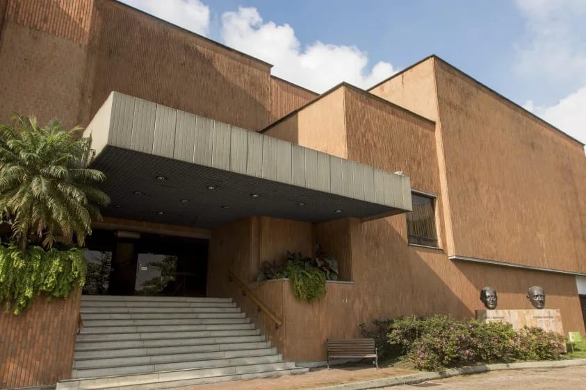 Iniciamos servicio con <a href="/elcolombiano/">El Colombiano</a>, 👮‍♂️👮‍♀️💙 felices de trabajar por la seguridad de esta institución del periodismo antioqueño. 🗞️
.
.
.
#MIROSeguridad #MIRODistinto #SeguridadColombia #JuntosPodemos #MIROConElCorazón #PasiónPorElServicio #Colombia #EmpresaColombia #Seguridad