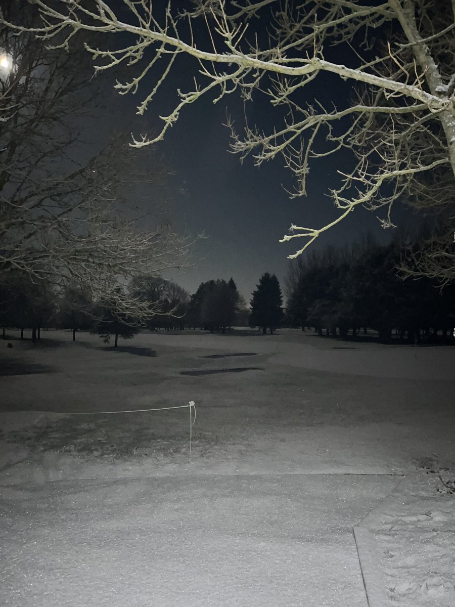 0Greenkeeper's tweet photo. Doesn’t look like there’ll be a thaw anytime soon! https://t.co/THlMM5xPmU