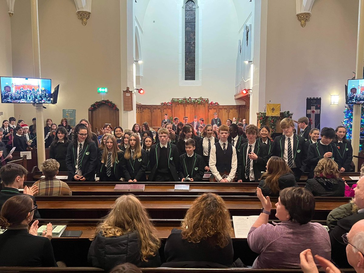 A huge well done to all the pupils who performed in the Christmas Concert last night!👏