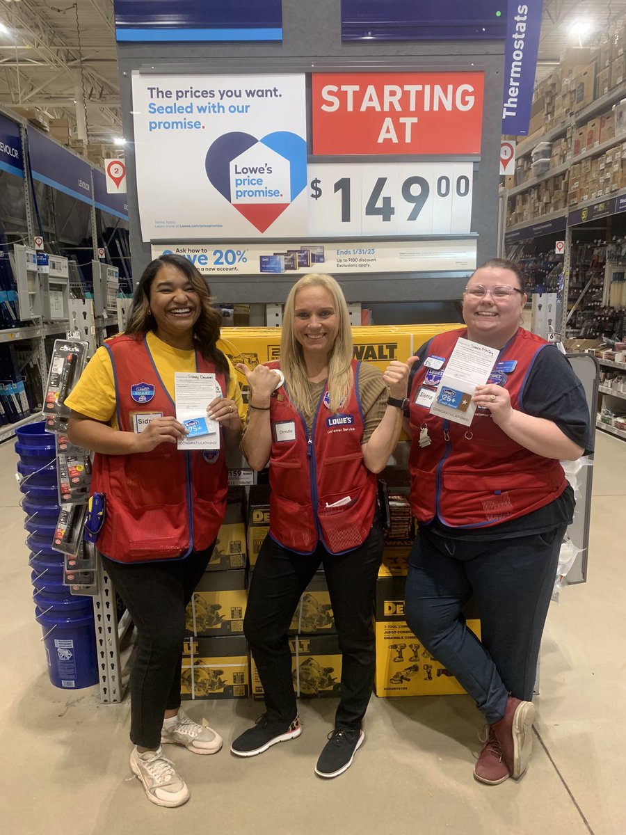 ChristleWalker's tweet photo. The front end team continues to make a huge impact on our credit successes! Sierra and Sydney are credit rockstars and continue to impress me every day! Cameron and Rhett from the Pro team continue to gain loyal Lowes customers! Lowes 535 N OKC #justask #lowescredit https://t.co/DmzRI7q4u5