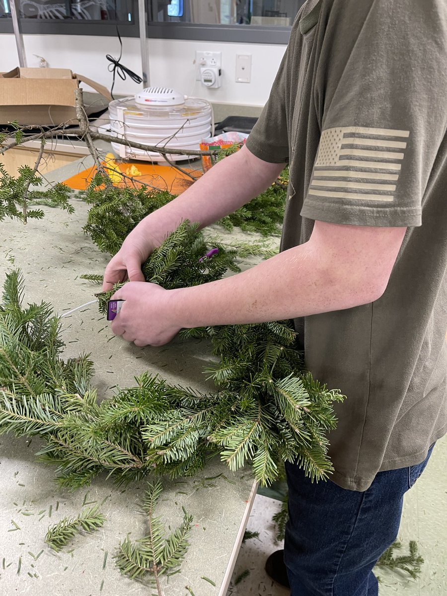 hmccutcheon9's tweet photo. Art club and FFA teamed up today to create! #herkpride always fun working with you @Herkimer_Ag https://t.co/ULuQ8oJ6Ys