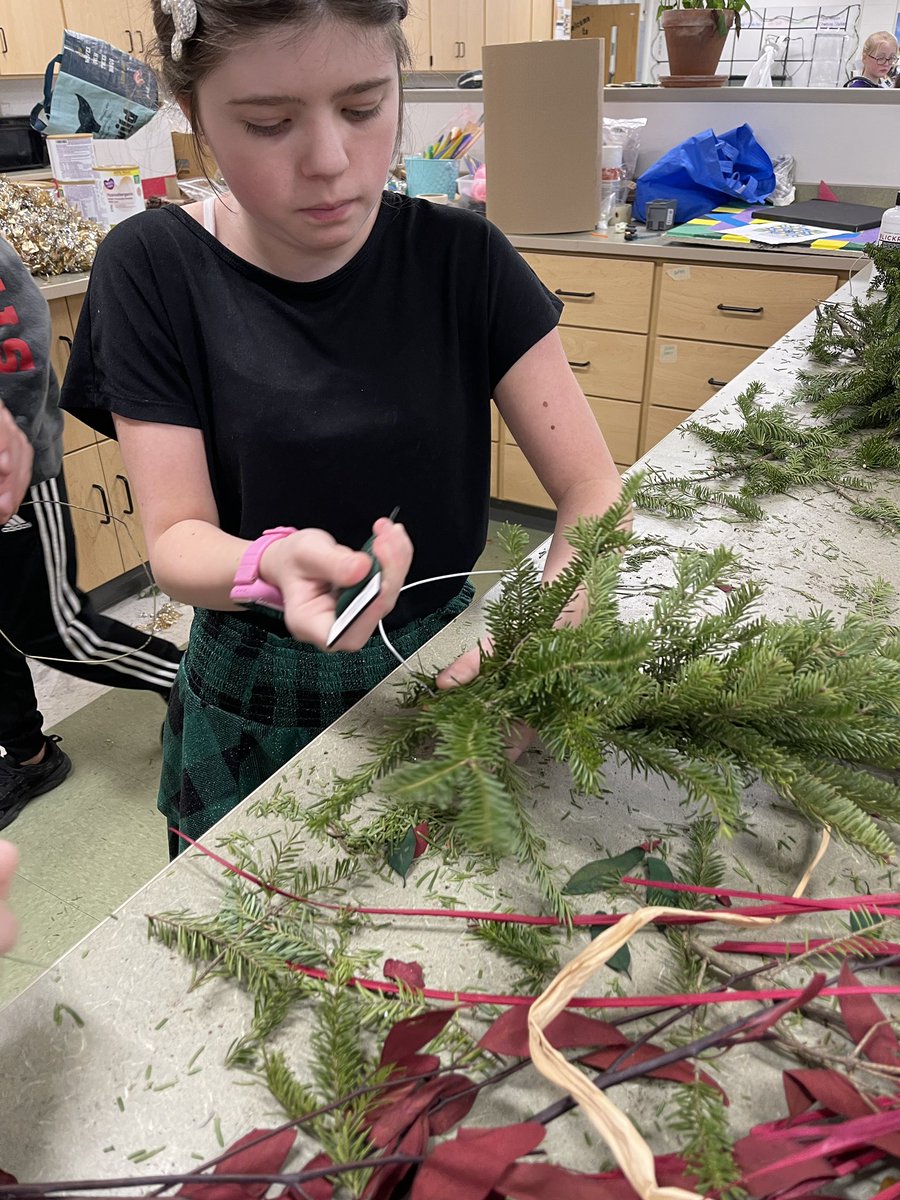 hmccutcheon9's tweet photo. Art club and FFA teamed up today to create! #herkpride always fun working with you @Herkimer_Ag https://t.co/ULuQ8oJ6Ys