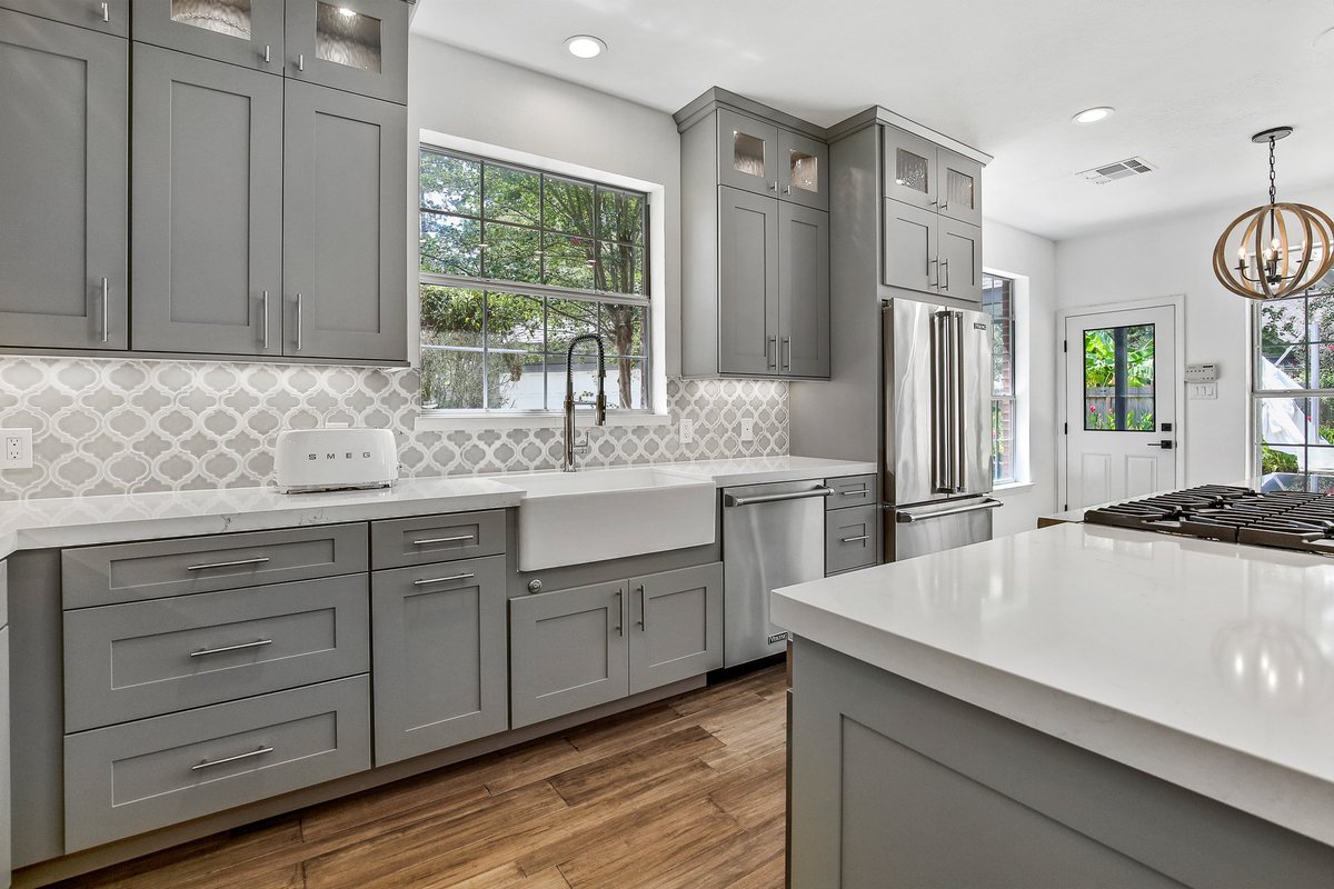Creating a dream kitchen doesn't have to be hard when you have the right design team #kitchendesign #interiordesign #kitchensoftwitter