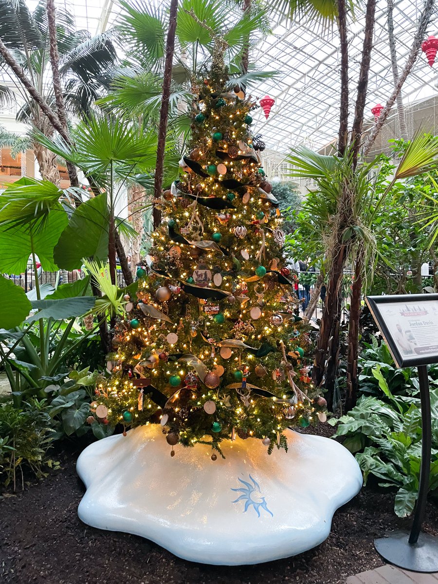 JordanCWDavis's tweet photo. Last chance to enter to win a “What My World Spins Around” Flyaway…Glad I was able to team together with @UMGNashville to benefit @1strcf! Use code JORDAN250 for 250 extra entries. #ParadeOfTrees
https://t.co/66WBBZLkmo https://t.co/6IKDppLbu2
