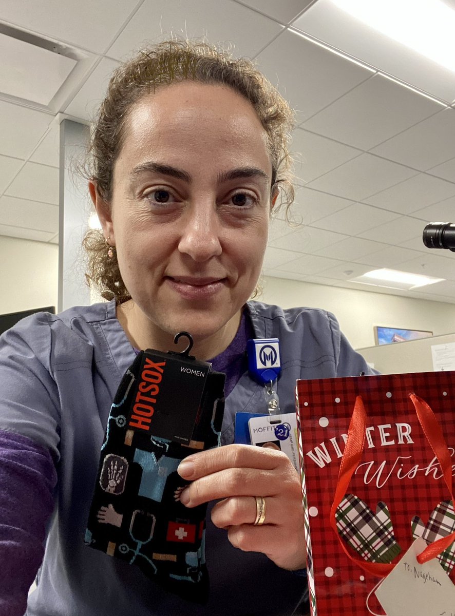 I got my cutest holiday gift from my dear program director <a href="/EHJPathDiva/">Evita Henderson Jackson MD</a>. I love my program <a href="/USFpathology/">USF Health Pathology</a> and my PD!! 😀👍