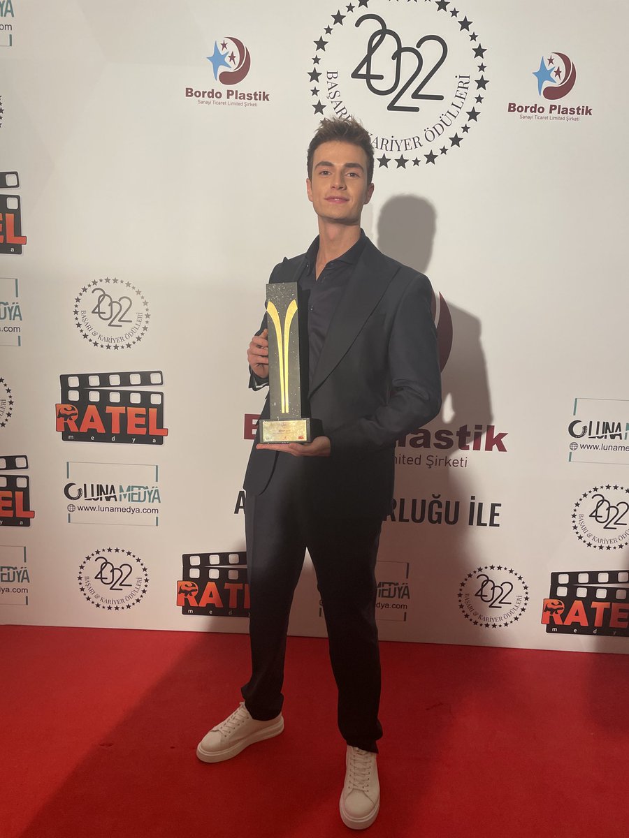 Tebrikler, bunun için verdiğiniz büyük emek ve daha fazlası için hak ediyorsunuz 👏🏻🧡😊🧿🍋🍊
<a href="/Recepusofficial/">Recep Usta</a>

#RecepUsta #AyBer #Kardeşlerim