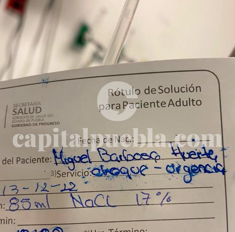 CapitalPueblaMx's tweet photo. 🚨URGENTE🚨
Fuentes al interior del Hospital Rafael Moreno Valle nos informan que el gobernador Miguel Barbosa salió del nosocomio intubado rumbo a CDMX. https://t.co/xC1Tk1wUm2