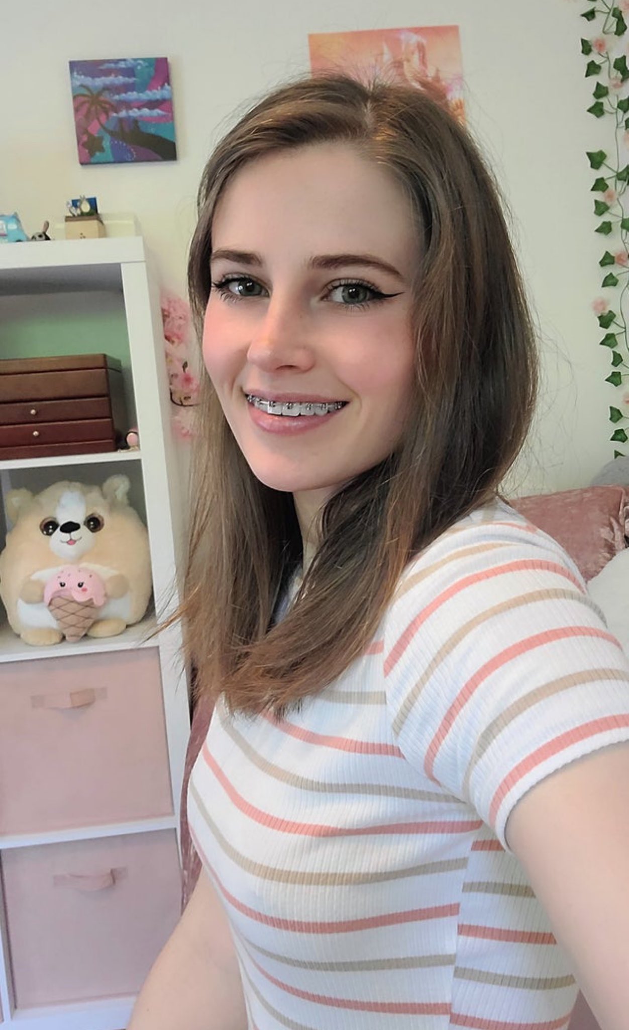 TW Pornstars Gamer Girl. Twitter. Netflix and fck? 🥺💓. 8 32 PM 13