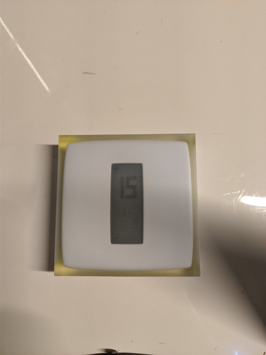 RobertStf2's tweet photo. @NetatmoSupport bonjour ! Mon écran est devenu bien difficile à lire... J'utilise l'appli, mais mes enfants utilisent beaucoup le thermostat et ses boutons + et - ! Une solution existe ? Il fonctionne sinon très bien... Je l'ai acheté sur le site netatmo. Merci beaucoup !! https://t.co/RaR5gZHeQ5