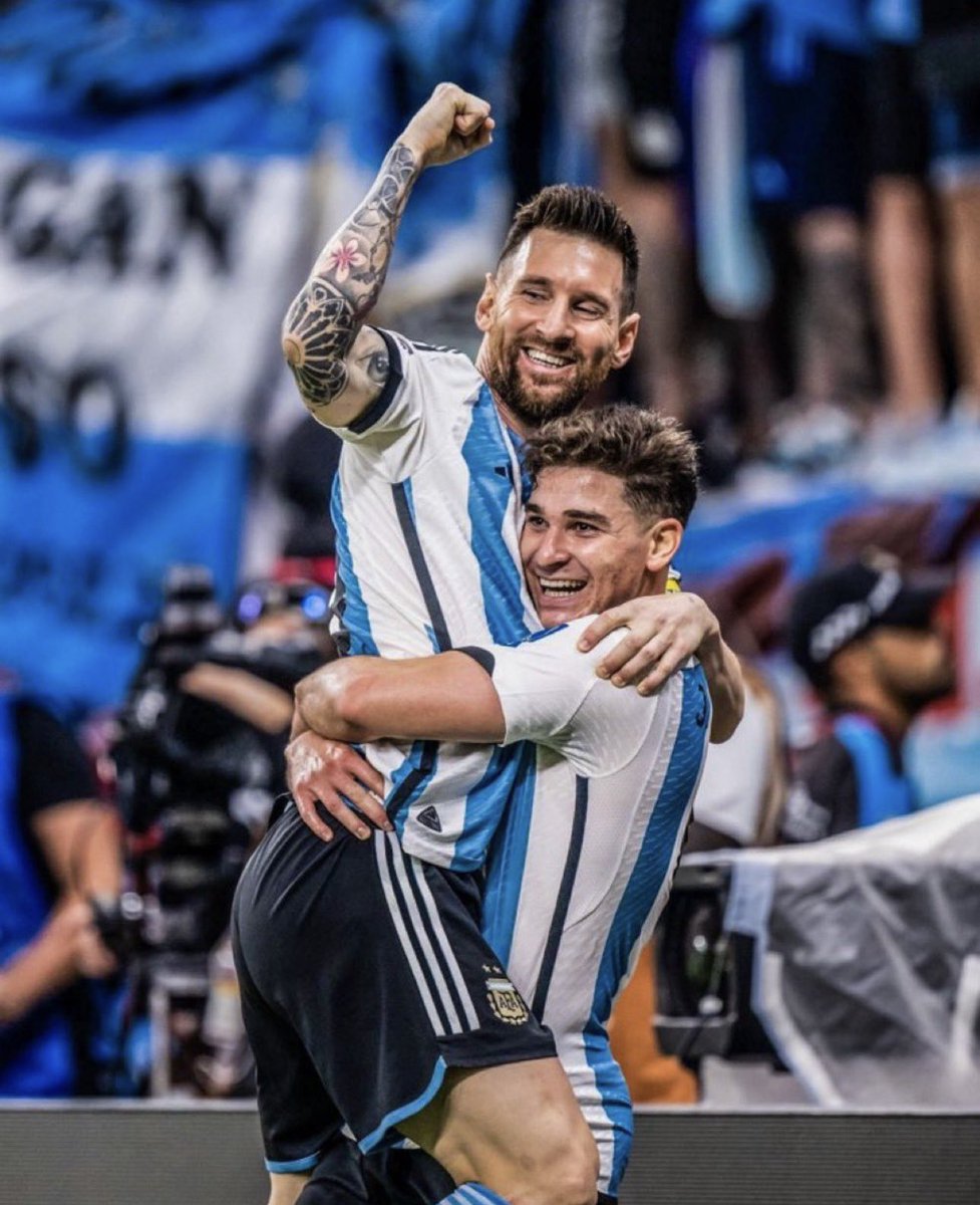 TODA TODA TODA DE MESSI GRACIAS DIOS QUE GOLAZO MESSI Y JULIÁN ÁLVAREZ GOOOOOOOOOOOOOOOOOOOOOOOOOOOOOOL GENIOS GENIOS GENIOS