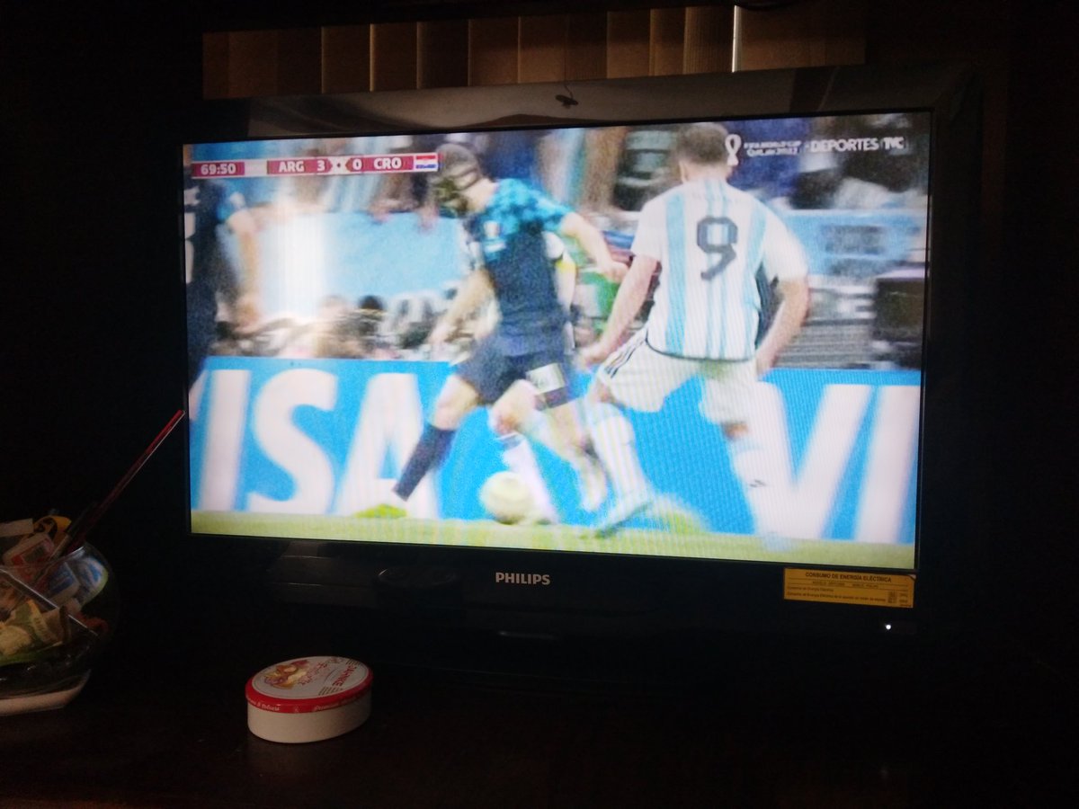 Verttier2's tweet photo. Que celestial Messi! GRACIAS DIOS MIO QUE BARBARO ME PERMITIS VER AL MEJOR SIENDO EL MEJOR! DIOS MIO GRACIAS! https://t.co/a0KGyOeKet