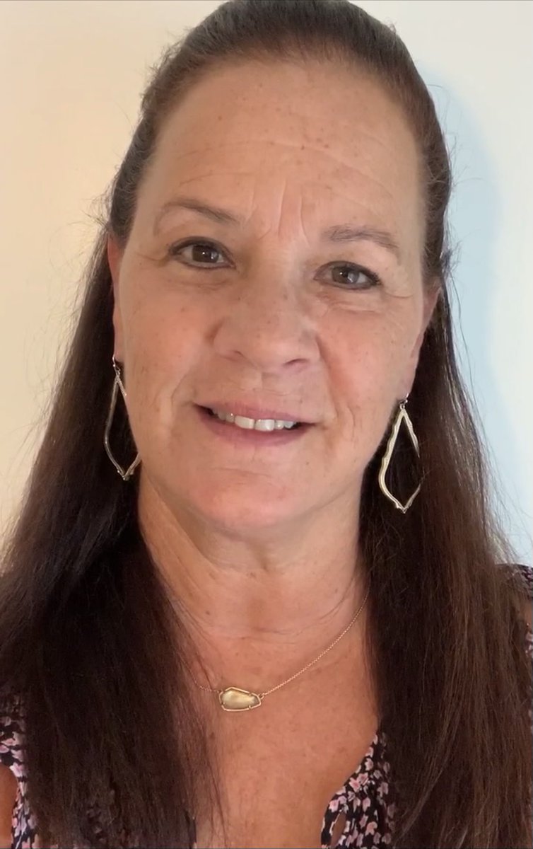 RosemeadeElem's tweet photo. Congratulations, Mrs. Tripp! After 19 years of service at Rosemeade, Mrs. Tripp is retiring. We will miss her being on campus, but we are excited about this next chapter in her life. 💚😊 #OnceARoadrunnerAlwaysARoadrunner https://t.co/wrEbbIeA3X