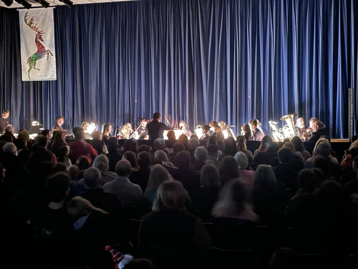 HeadteacherBas1's tweet photo. Show time 🎭 🎶 About to welcome our first evening audience of the week to ‘Annie’ @BassalegSchool1 #excited #breakaleg #proudheadteacher #believingandbelonging 🦌 @Bassaleg_Music https://t.co/1aiTcqpxMh