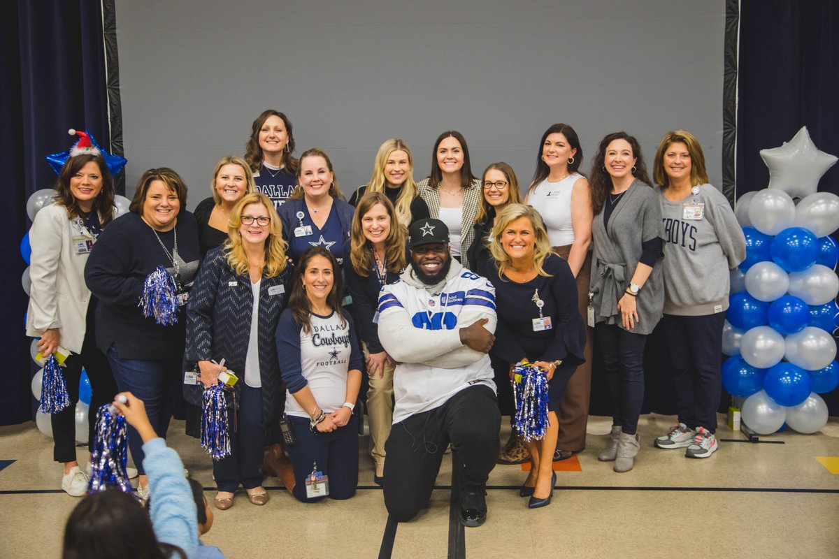 LewisvilleISD's tweet photo. Huge thank you to the @dallascowboys (@Path2Greatwork), @AshleyHomeStore, and @KendraScott for surprising @LakelandES teachers with a remodeled teacher's lounge as part of their Act of Kindness initiative.

🔗: https://t.co/gRrFpIzT69
📸: https://t.co/YgHnpvHtln

#LISDPartner https://t.co/qBBTX3l08z