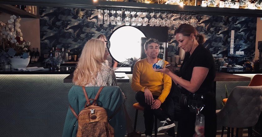 JAguileractor's tweet photo. Fotos del rodaje de ayer para el cortometraje “Tinder Sorpresa” dirigido por #JirkkaJurvanen

#TinderSorpresa #interpretación #actor #actorlive #casting #film #cine #actores #acting #cinema #cortometraje  #actorespañol #actoresespañoles #rodajes #carasnuevas https://t.co/5FumM2w7eh