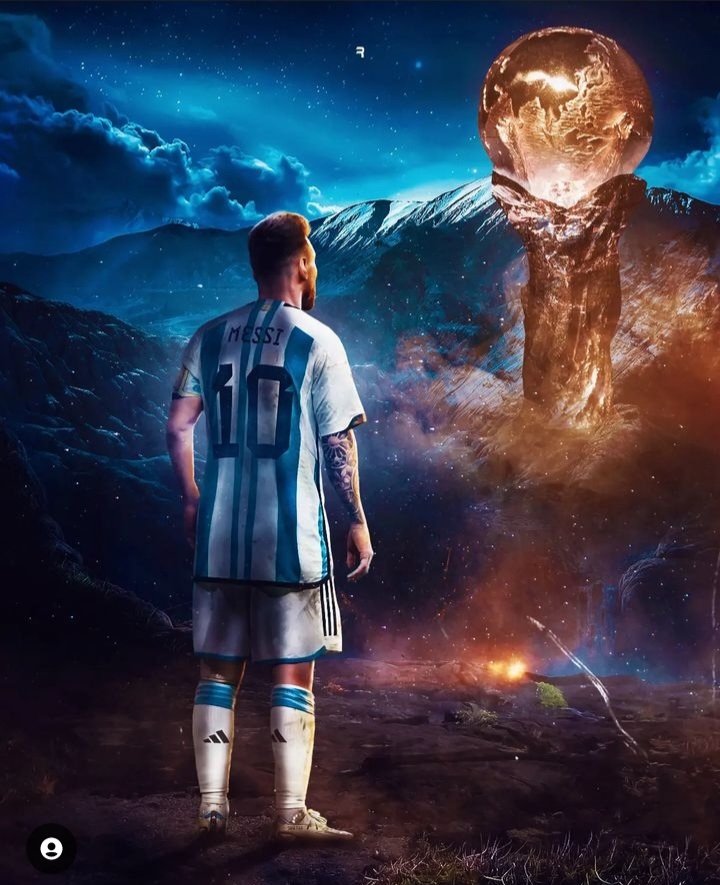 The king staring direct in the eyes of a world cup final🙄🥇🏆