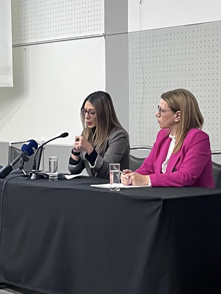 MediaInstituteU's tweet image. Παρέμβαση @KatiaSavva στην Ημερίδα #IMME: “Ο ρόλος μας (ως δημοσιογράφοι) δεν είναι να μεταφέρουμε τις ειδήσεις από πάνω προς τα κάτω αλλά τα αντίστροφο. Αλλιώς αρκούν &amp;amp; τα δελτία τύπου” @andriedaniel3 andriedaniel3