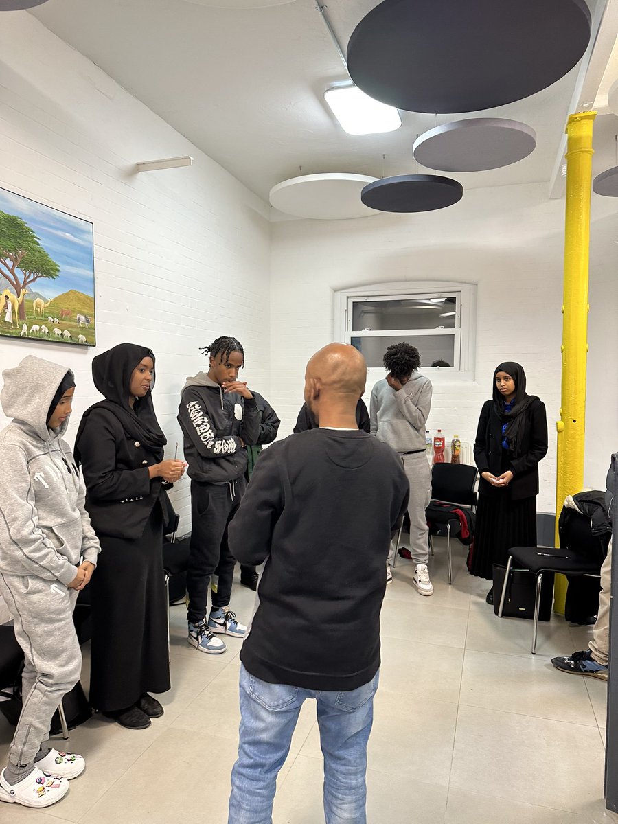 movementatm's tweet photo. Tonight we had another Lead and Be Led session. This workshop focussed on critical thinking, qualities vs skill &amp; strong role models! 

We had a great time with our young leaders who shared their honest opinions and opened up to the group 🙌🏾

@TNLComFund https://t.co/T64khw4ZVB