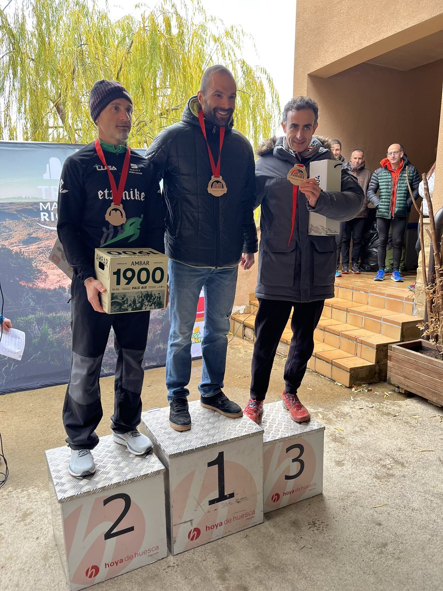 Cerramos temporada trail corriendo en #trailriglos Trail Mallos de Riglos
🏔️35k
↗️+2200

❄️Dura climatología,-5 en cotas altas, viento, lluvia y nieve
👏Espectacular organización, voluntarios, ambientazo!! 
Muchas gracias Riglos! 😍

3h46m, 3º Vet, 18 de 316 inscritos 
💪 Feliz!