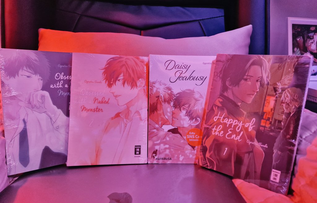 zavannahmj's tweet photo. Some manga recommendations for you guys! 
#SevenDays 
#TwilightOutfocus 
#AfterimageSlowMotion 
#ObsessedWithANakedMonster 
#DaisyJealousy
#HappyOfTheEnd https://t.co/lUB14IZrhz