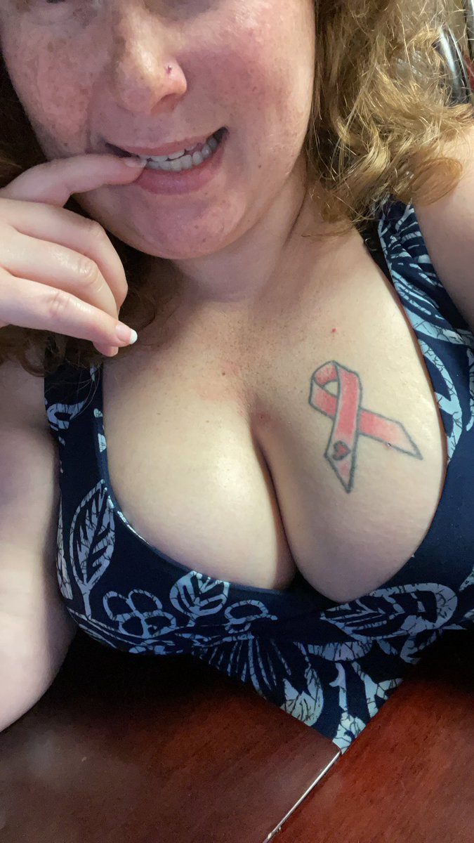 Lexidawn2021's tweet photo. Worship me https://t.co/46er59UXMA