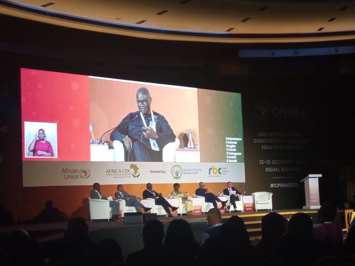 #CPHIA2022 Plenary Session: The COVID-19 Pandemic – Lessons Learned for Future Health Threats, Prevention, Preparedness and Response. <a href="/christian_happi/">Christian T. Happi</a> thanks for talking about how #African can benefit from #data we share globally, accelerating #translational research.