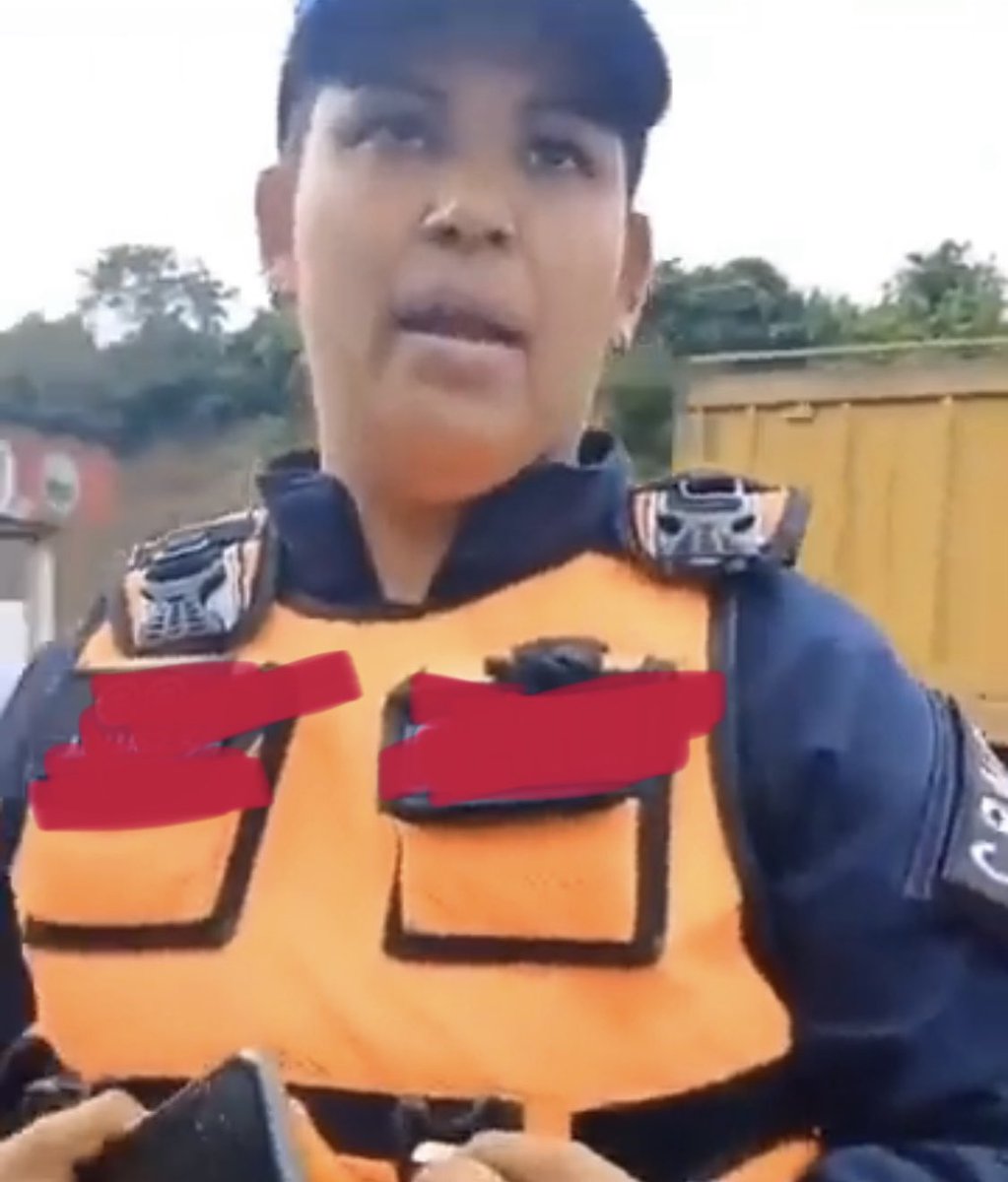 <a href="/MinpublicoVEN/">Ministerio Público venezolano</a> #designa al fiscal 39 Nac con competencia Plena en materia de proteccion de DDHH para #investigar presunto ACTO ARBITRARIO DE AUTORIDAD por parte de  funcionarios de la PNB en CARABOBO en una alcabala del país. #DDHH