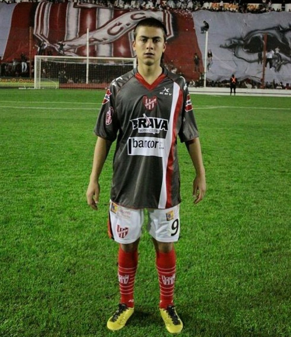 Para los que vimos debutar a Paulo esa noche contra Huracán en Alta Córdoba es increíble verlo en unas semis de un mundial, nos lleva a todos lados y siempre se acuerda de nosotros