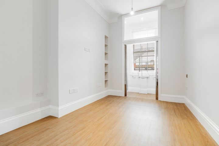 Lettings Instruction - 📍 Montpellier, Cheltenham

£1,000 per calendar month

Newly refurbished | unfurnished apartment | one bedroom | one bathrooms | open plan kitchen / living room | permit parking

#cheltenham #gloucestershire #cotswolds #property #propertymarket