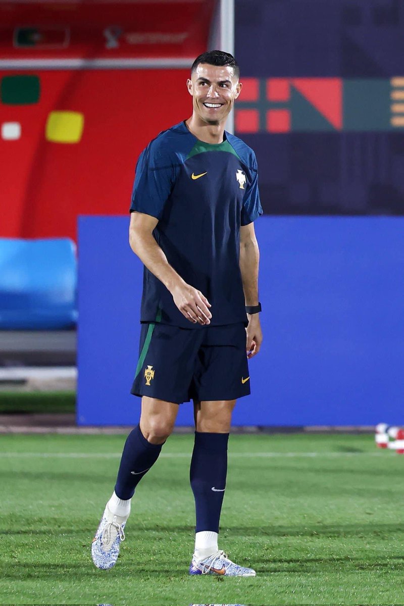 Thefifalady's tweet photo. The real G.O.A.T ! โค๏ธโค๏ธโค๏ธ๐ฅโฝ๏ธ #forgeteverybody #FIFAWorldCup https://t.co/FhcSx9Q8ZD