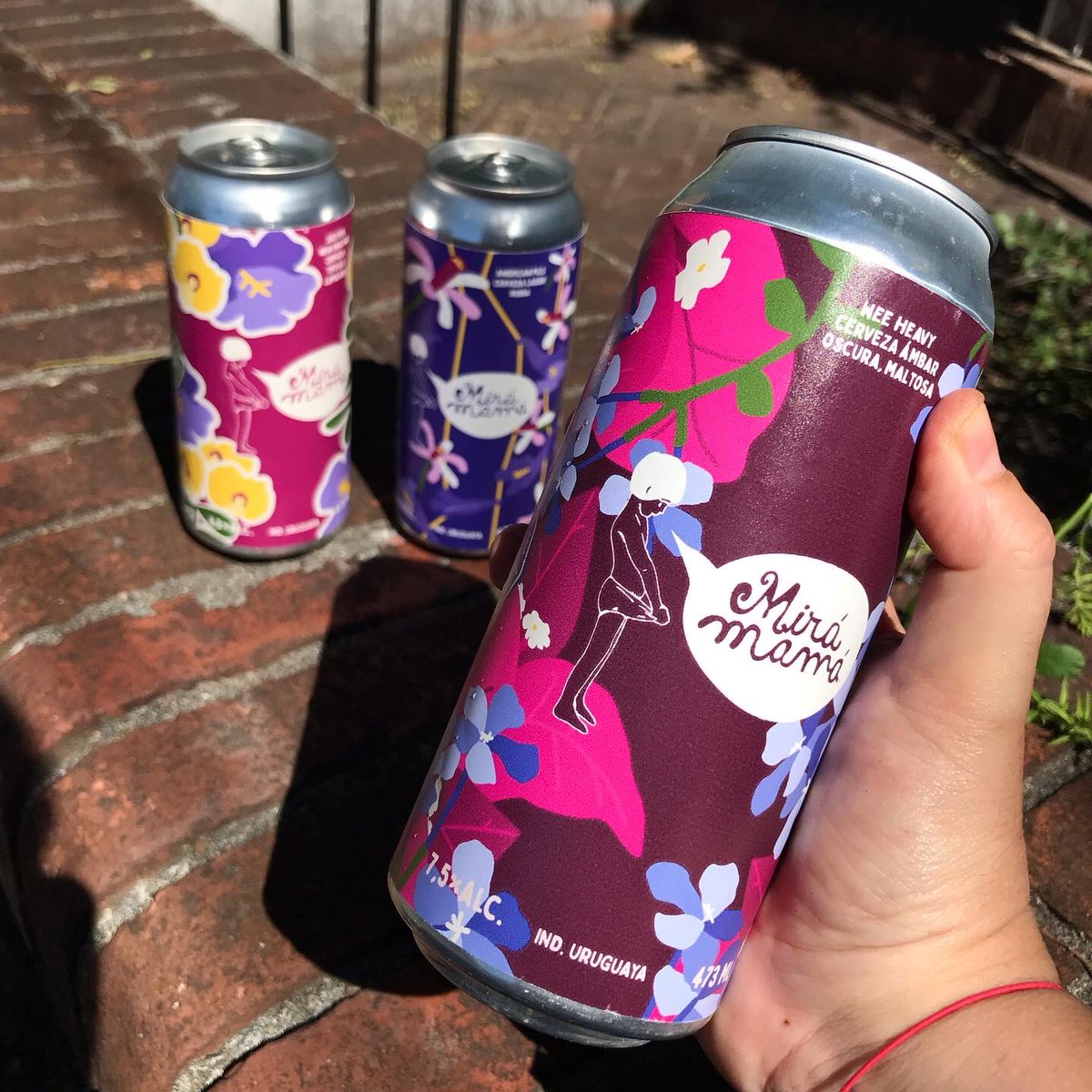 blog_miramama's tweet photo. Qué lindo que esta para brindar, nocierto?! 🍻

Edición especial de cervezas artesanales inspirada en estos días de calor y en el estallido primaveral del barrio. 🌿🌸🌼🌷💫

Excelente regalo para fiestas, amigo invisible o porque si nomas. 

Pack 3 latas 473 ml- $600 pesos https://t.co/Wb5qGjtklA