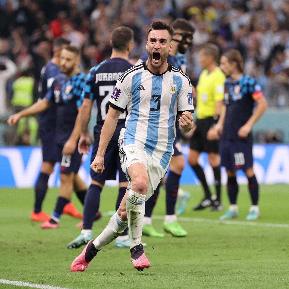 ElMichalito's tweet photo. El SEÑOR partido que hizo Tagliafico por dios, partido IMPERIAL de Nicolas https://t.co/zB2TfSSpPG