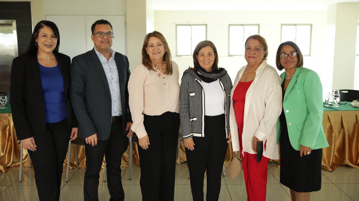 UAPATEINFORMA's tweet photo. Almuerzo navideño de la Rectoría de la #UAPA con los miembros del Consejo Académico. para celebrar por los logros alcanzados en el año 2022. La rectora, la doctora Mirian Acosta agradeció a su equipo su gestión que aportan al desarrollo de la universidad .
#metalograda https://t.co/CicnJnwInN