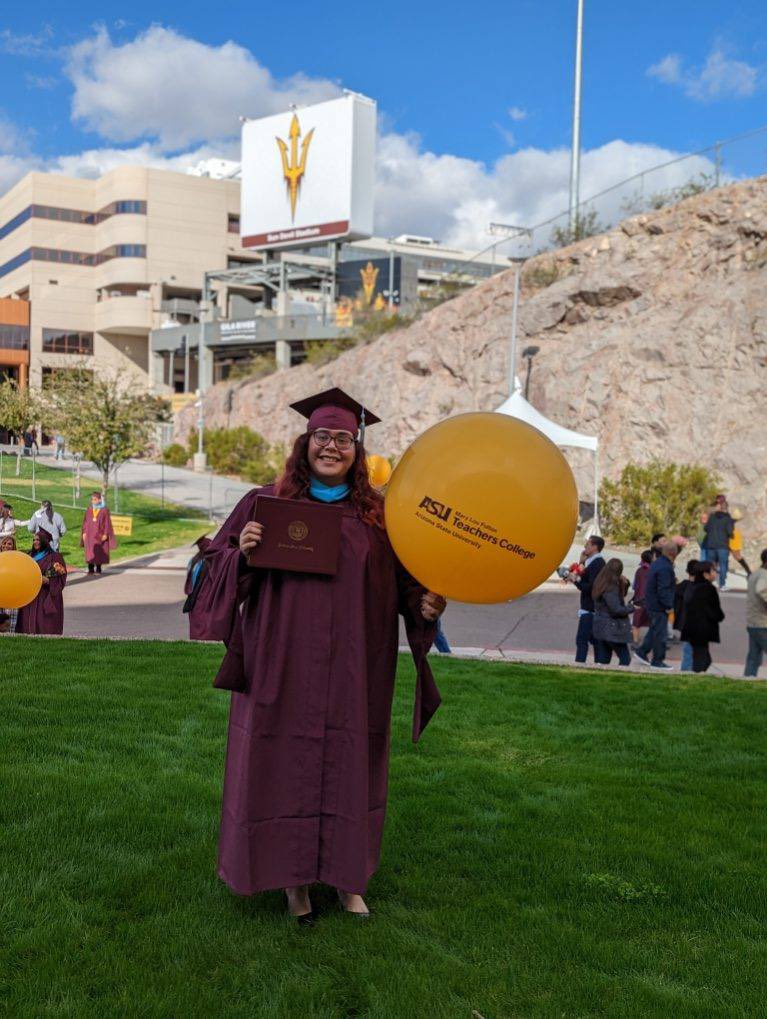 OhhHeyItsLisa's tweet photo. And just like that, I got to wear my gown with the weird sleeves! #MastersOfEducation #MLFTCGrad #ASUGrad https://t.co/rBDllEK7LG